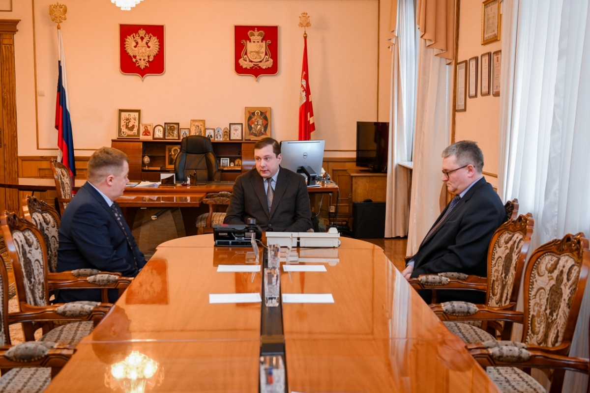 Алексей Островский провел рабочую встречу с генеральным директором АО «Авангард» Эдуардом Епишиным